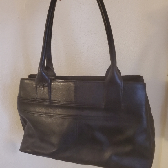 Kate Spade New York Quinn Villabella Black Leather Bow Bag. - Picture 14 of 16